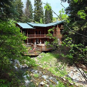 Log Cabin On The Stream Hotel Sundance Exterior photo